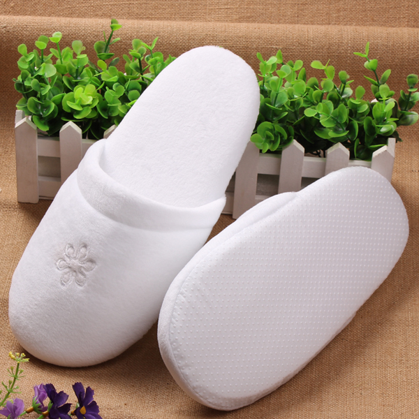 Non-disposable spongy cloth non-slip slippers