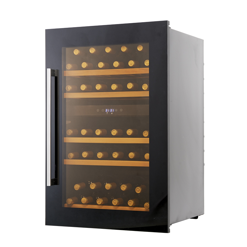 Thermostat wine cabinet with built-in compressor