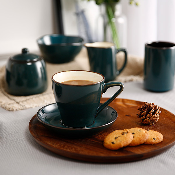 Two-tone dark blue ceramic tableware